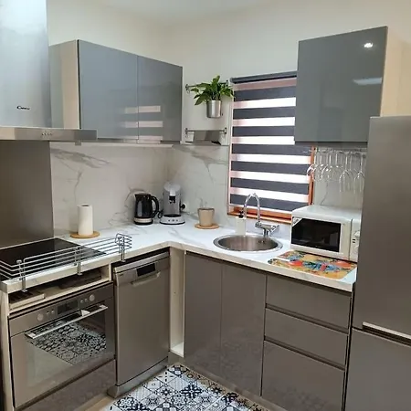 Entier Avec Garage. Rieux (Haute-Garonne)